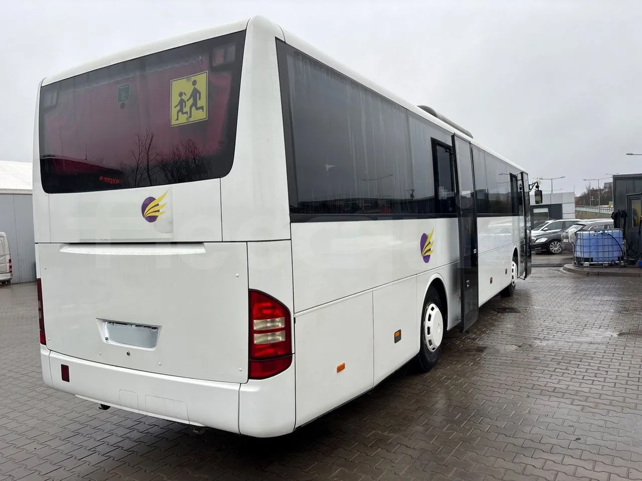 Mercedes-Benz Intouro E - Euro5 - 210kW - 13mt - 3/4 right rear doors open