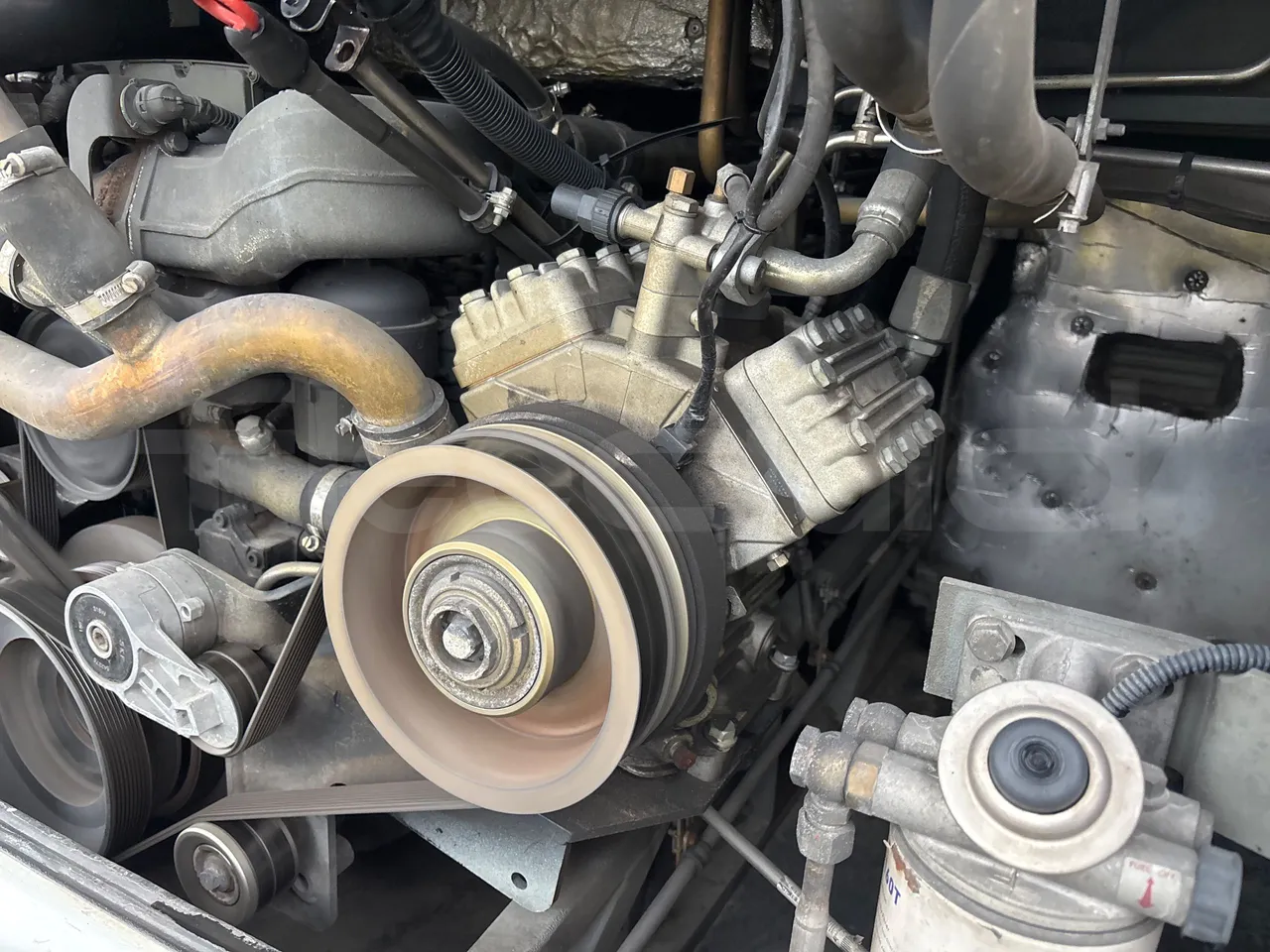 Mercedes-Benz Intouro E - Euro5 - 210kW - 13mt - air conditioning compressor