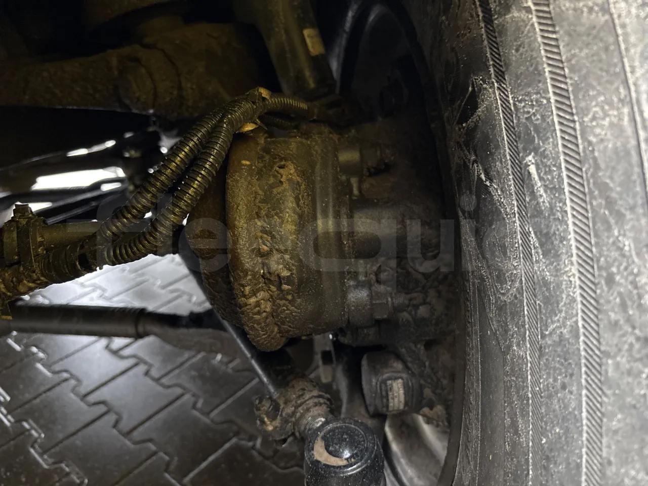 Mercedes-Benz Intouro E - Euro5 - 210kW - 13mt - front brake calipers left