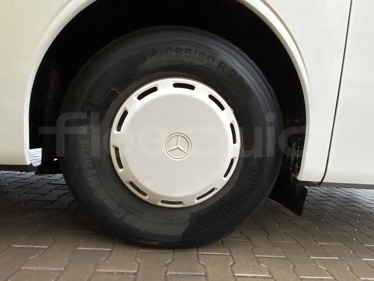Mercedes-Benz Intouro E - Euro5 - 210kW - 13mt - rear left tire photo