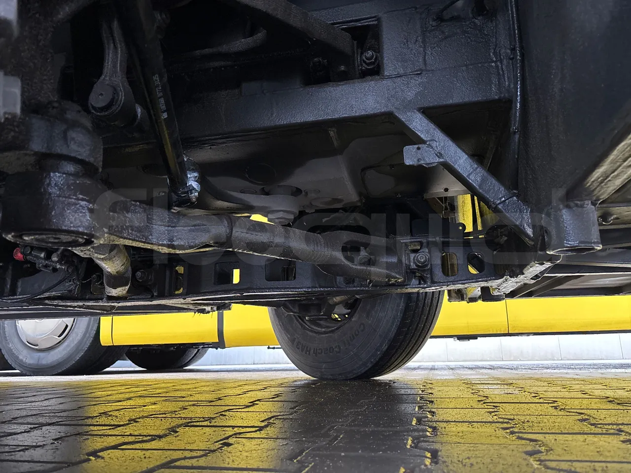 Mercedes-Benz Intouro E - Euro5 - 210kW - 13mt - front axle right side