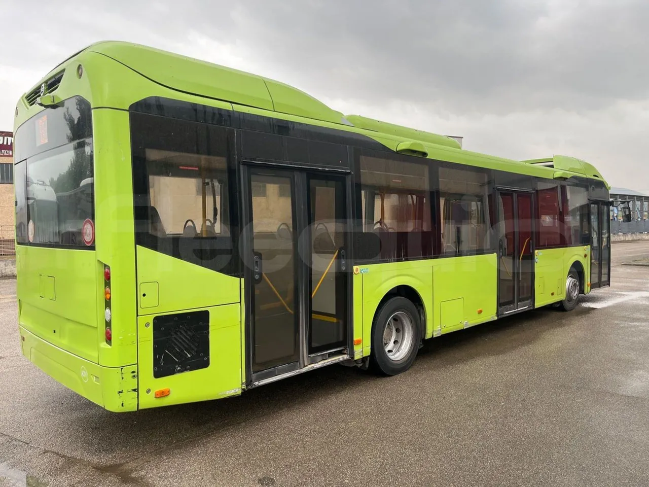 Volvo B4SC 7900  - Euro6 - 177kW - 12.134mt - 3/4 right rear doors closed