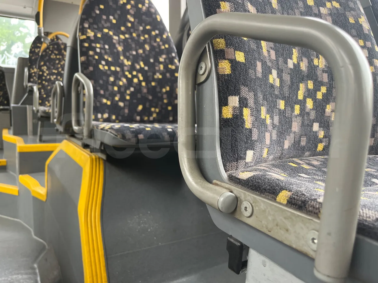 Volvo B4SC 7900  - Euro6 - 177kW - 12.134mt - armrest detail photo