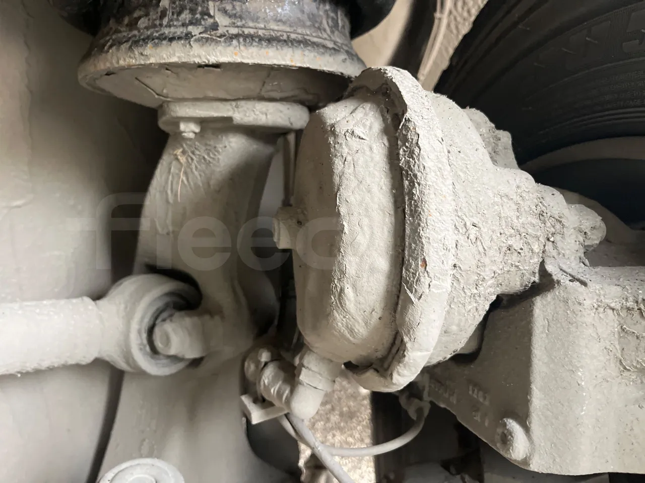 Volvo B4SC 7900  - Euro6 - 177kW - 12.134mt - front brake calipers right