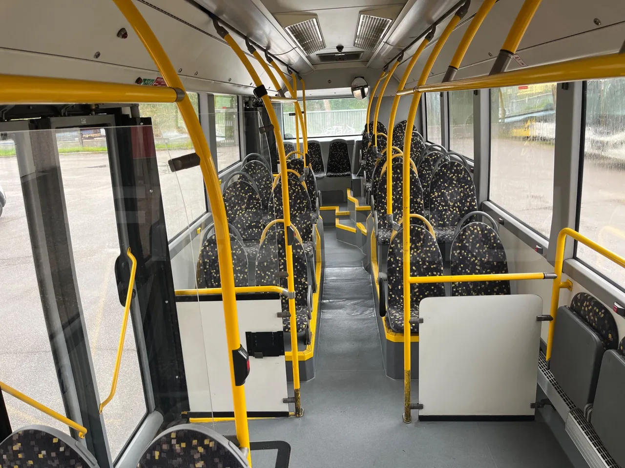 Volvo B4SC 7900  - Euro6 - 177kW - 12.134mt - reverse view middle aisle