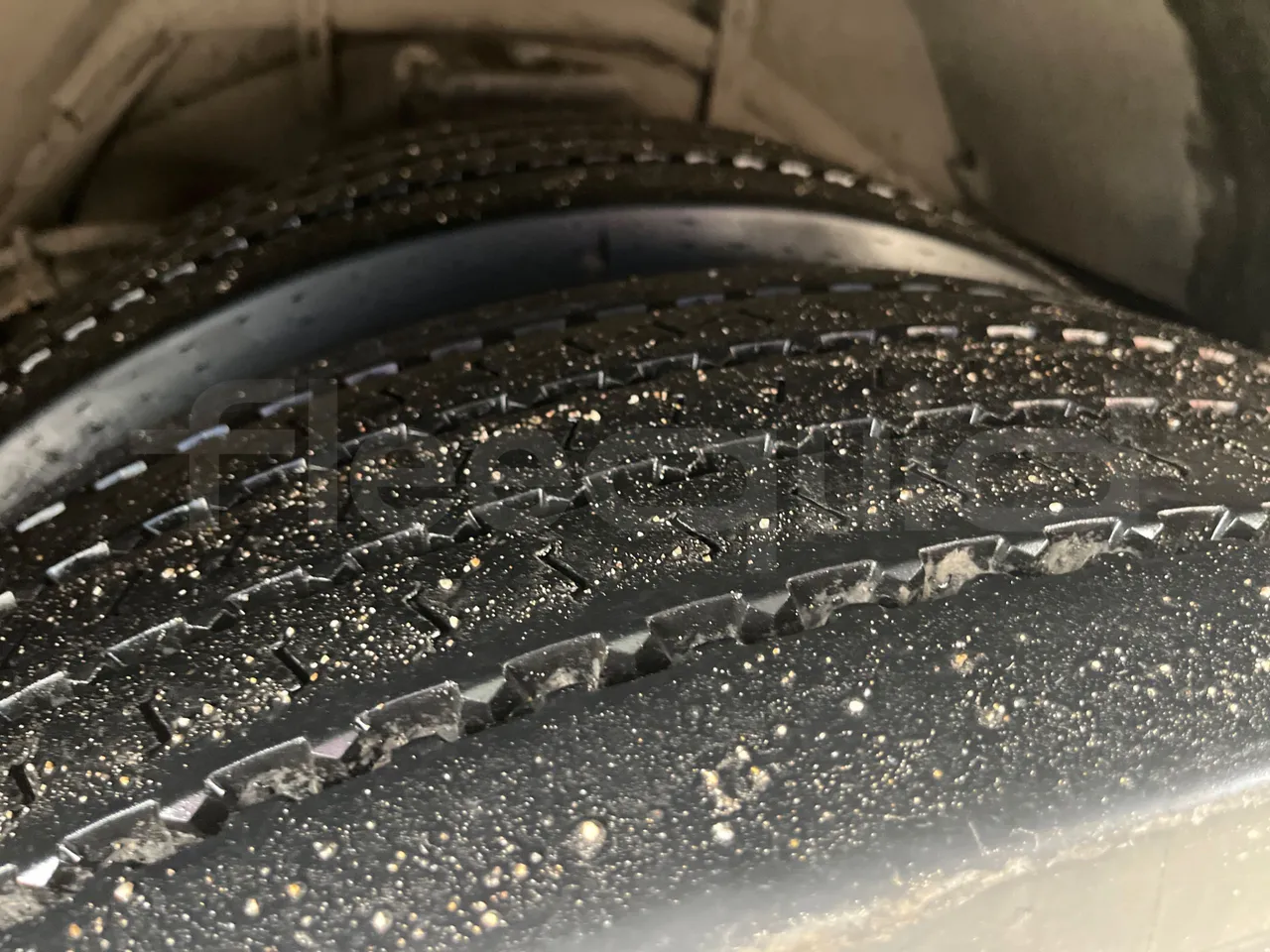 Volvo B4SC 7900  - Euro6 - 177kW - 12.134mt - tread condition second axle tires left