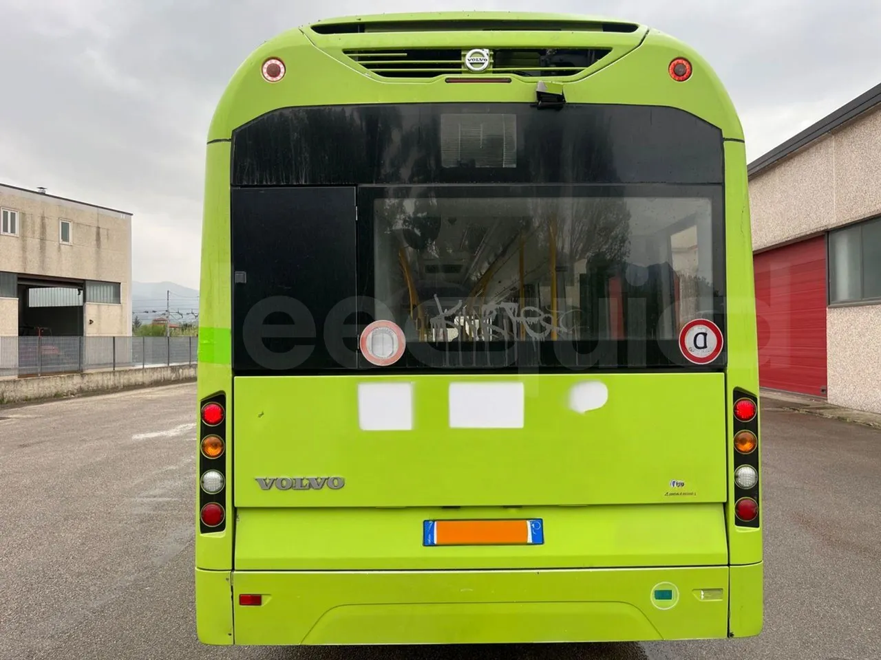 Volvo B4SC 7900  - Euro6 - 177kW - 12.134mt - rear hatch closed
