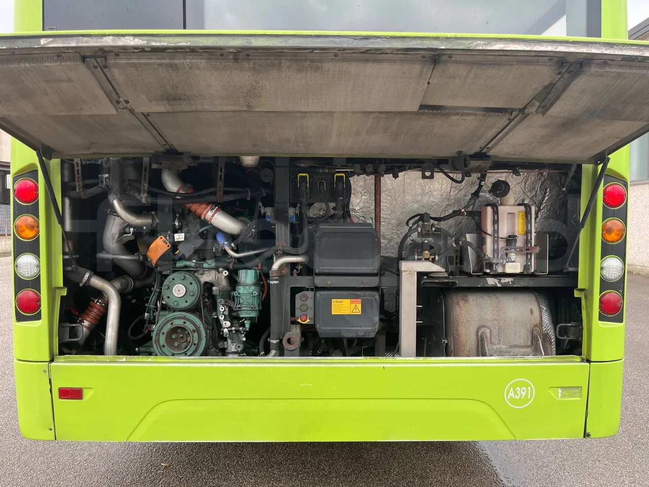 Volvo B4SC 7900  - Euro6 - 177kW - 12.134mt - rear hatch open