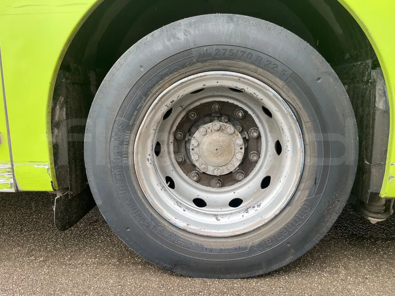 Volvo B4SC 7900  - Euro6 - 177kW - 12.134mt - rear left tire photo