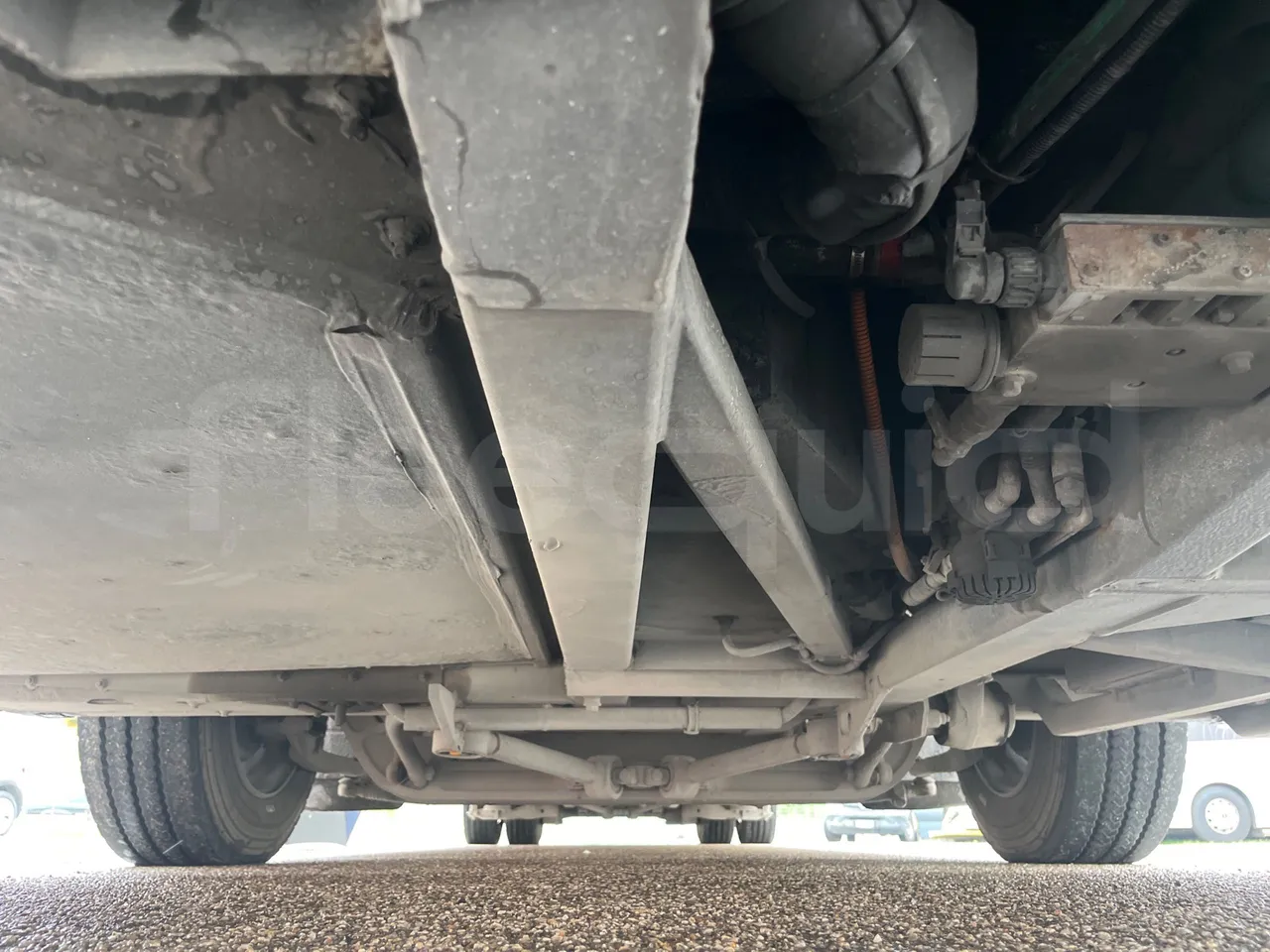 Volvo B4SC 7900  - Euro6 - 177kW - 12.134mt - front undercarriage from front