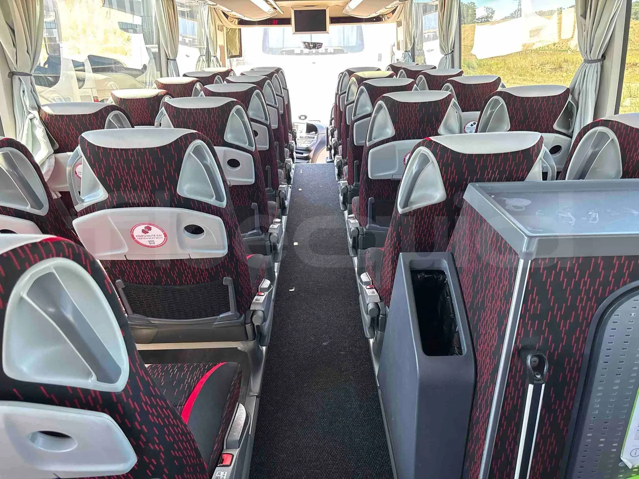 Setra S516 - forward view middle aisle