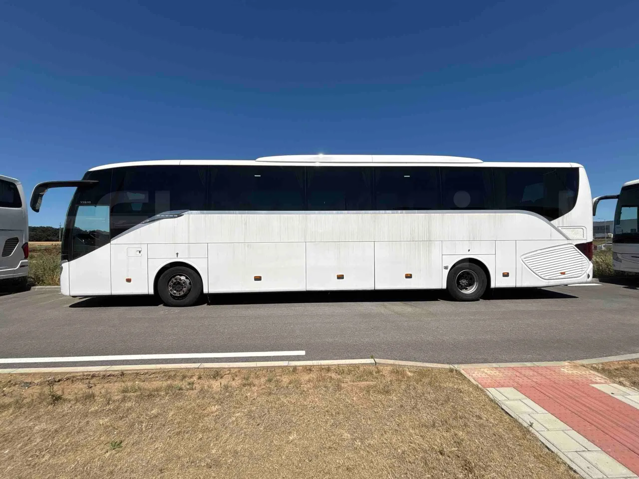 Setra S516 - left side photo