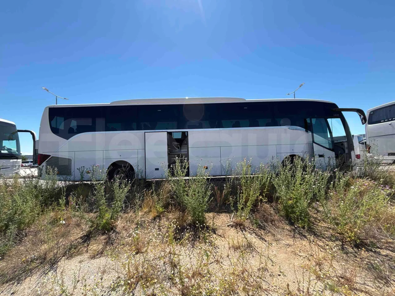 Setra S516 - right side doors open
