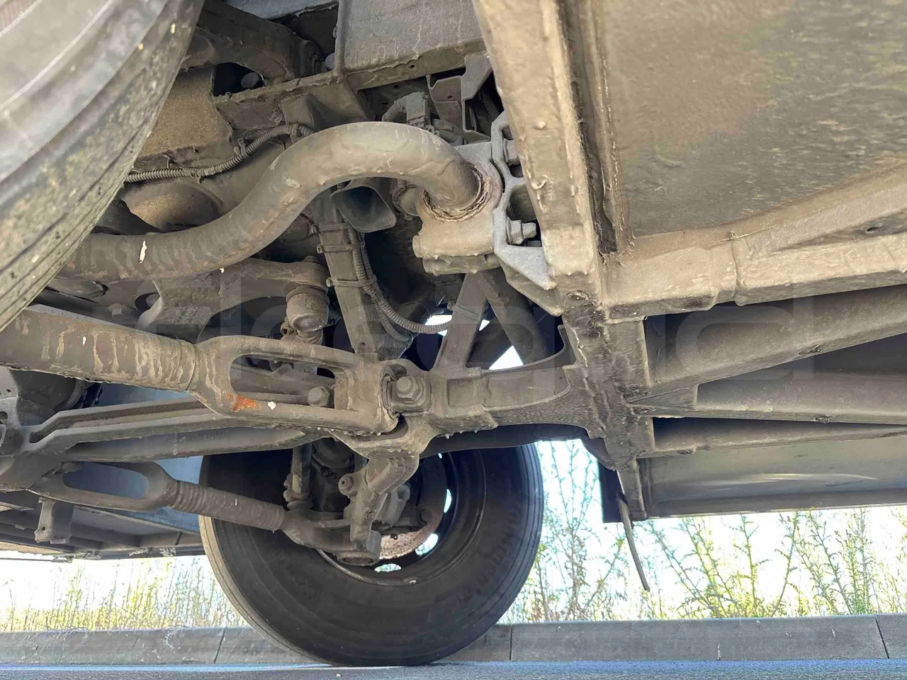 Setra S516 - front axle left side