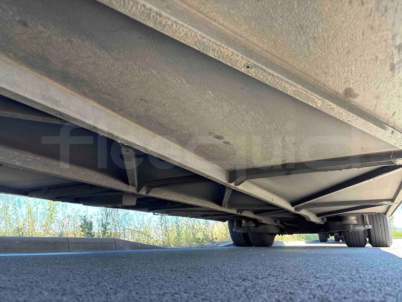 Setra S516 - central undercarriage photo