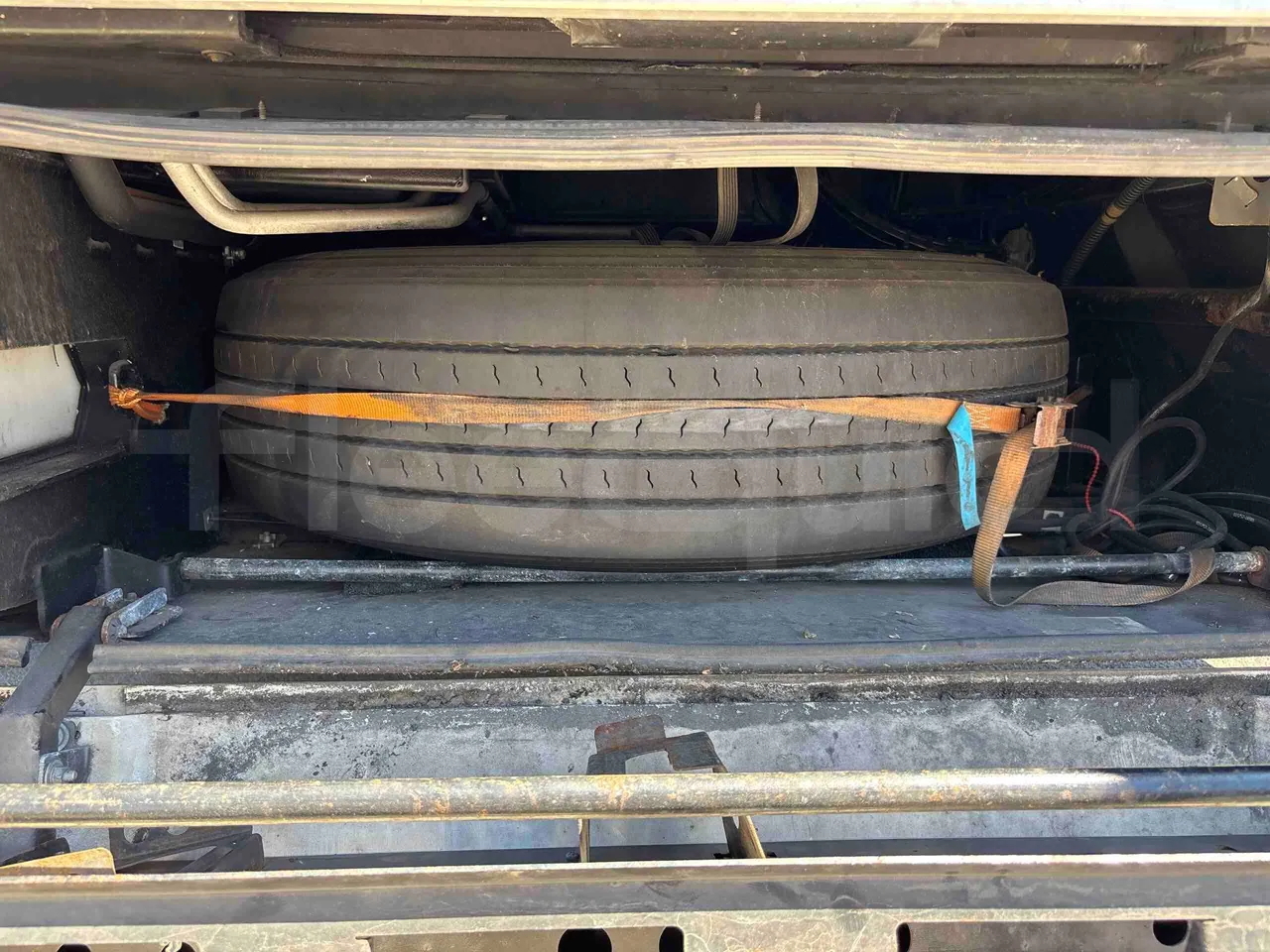 Setra S516 - spare wheel