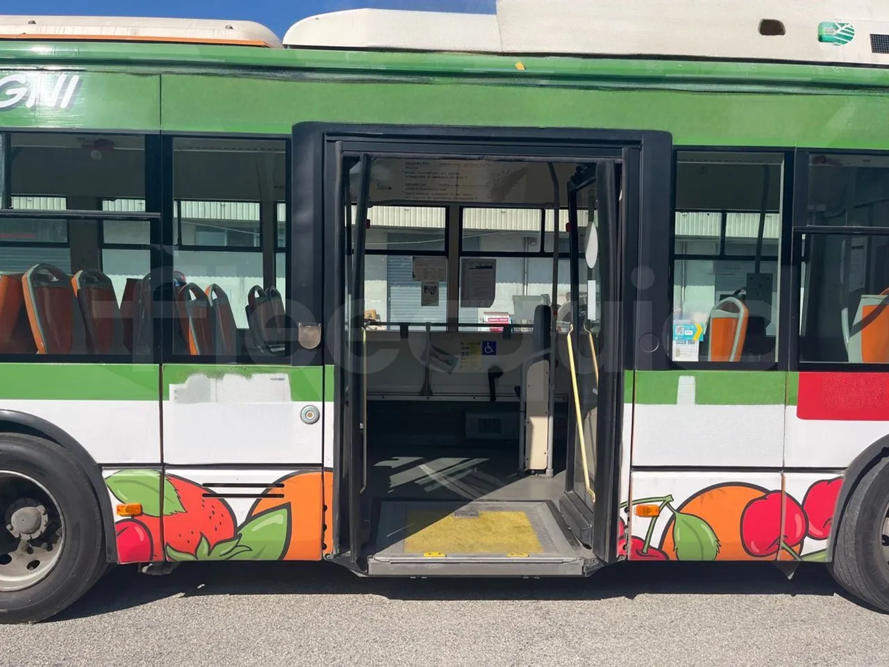 Iveco Citelis PS09D5/A/83 - EUR5 - 213kW - 10.46m CNG - front door 2 open