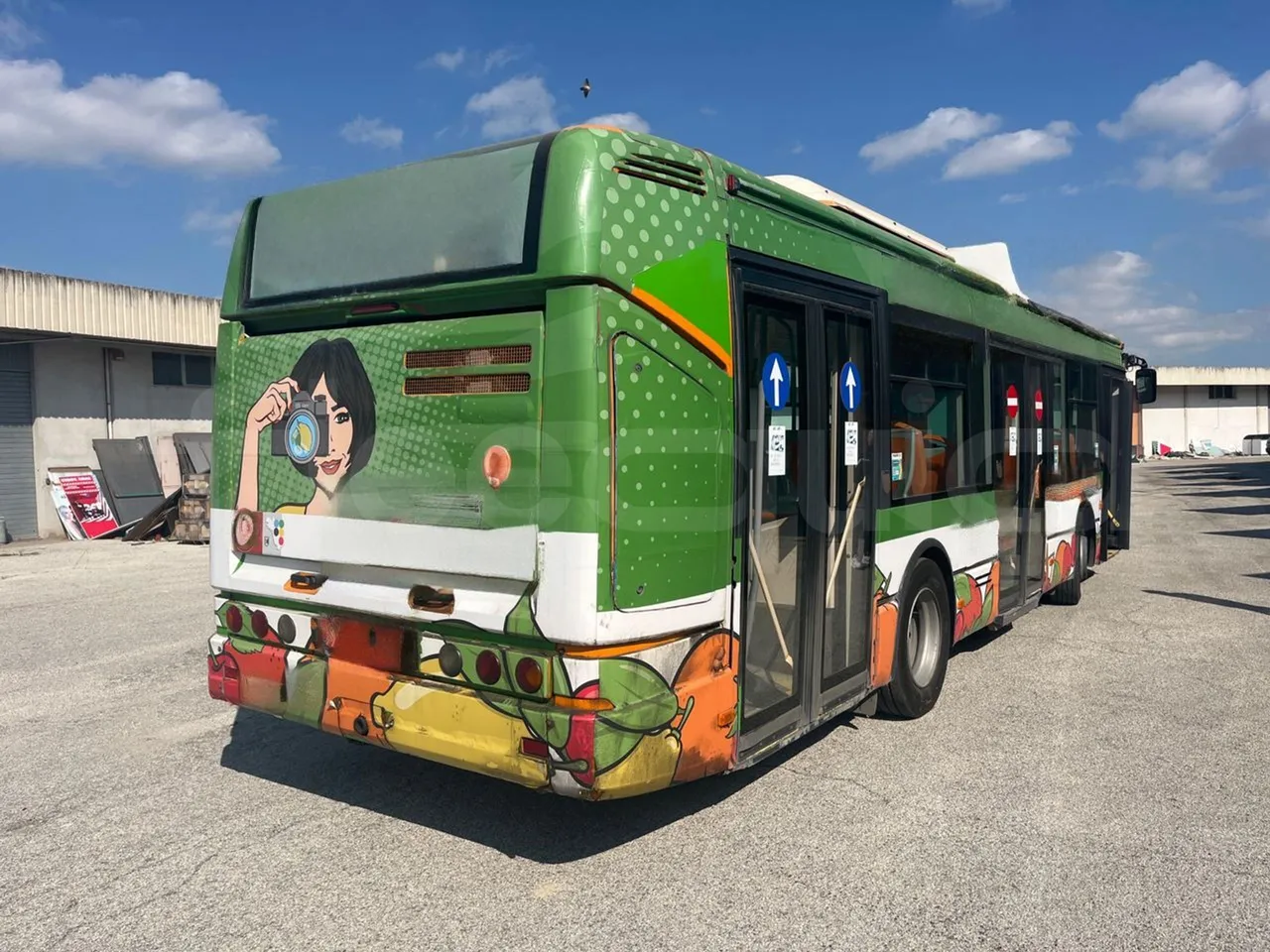 Iveco Citelis PS09D5/A/83 - EUR5 - 213kW - 10.46m CNG - 3/4 right rear doors closed