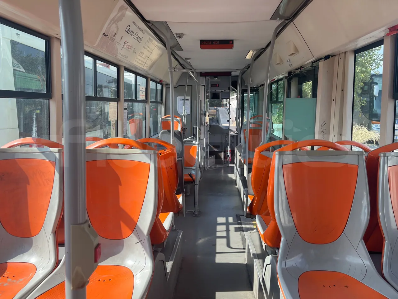 Iveco Citelis PS09D5/A/83 - EUR5 - 213kW - 10.46m CNG - forward view middle aisle