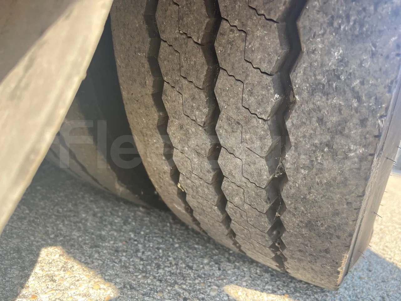 Iveco Citelis PS09D5/A/83 - EUR5 - 213kW - 10.46m CNG - tread condition front tires left