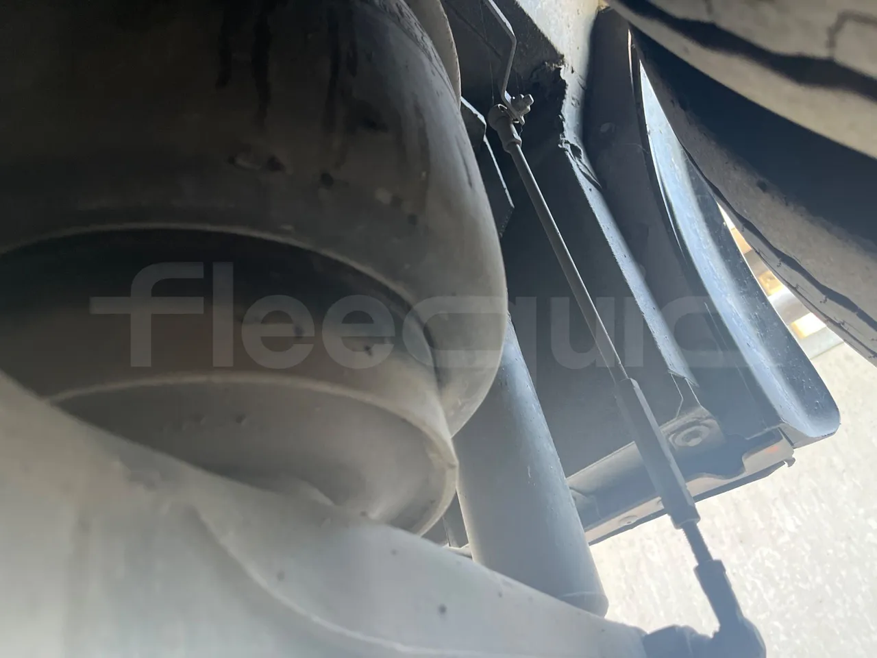 Iveco Citelis PS09D5/A/83 - EUR5 - 213kW - 10.46m CNG - axle 2 shock absorbers 1 right