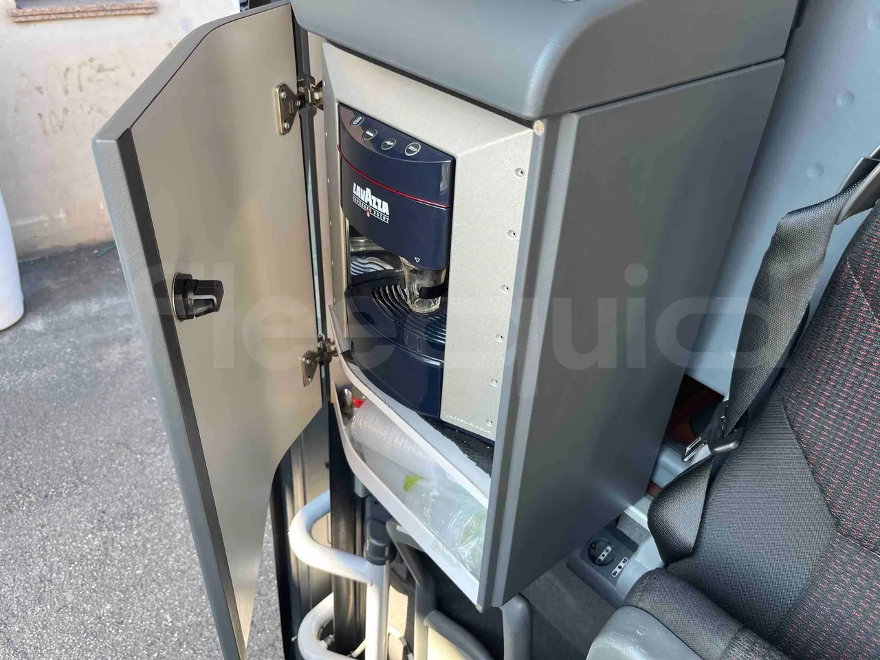 Mercedes-Benz Tourismo 632 01 - Euro6 - 315kW - 12.140mt - coffee machine accessories