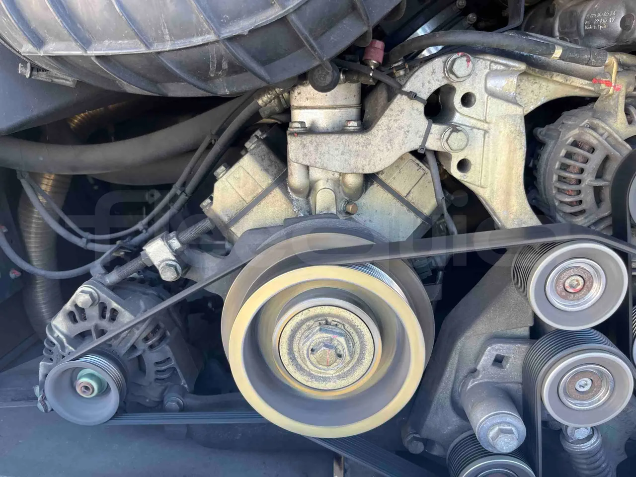 Mercedes-Benz Tourismo 632 01 - Euro6 - 315kW - 12.140mt - air conditioning compressor