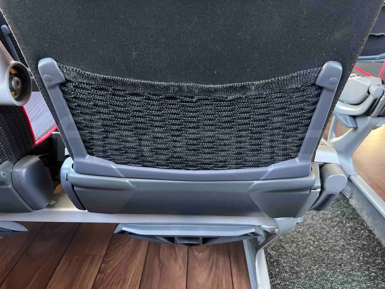 Mercedes-Benz Tourismo 632 01 - Euro6 - 315kW - 12.140mt - mesh detail photo