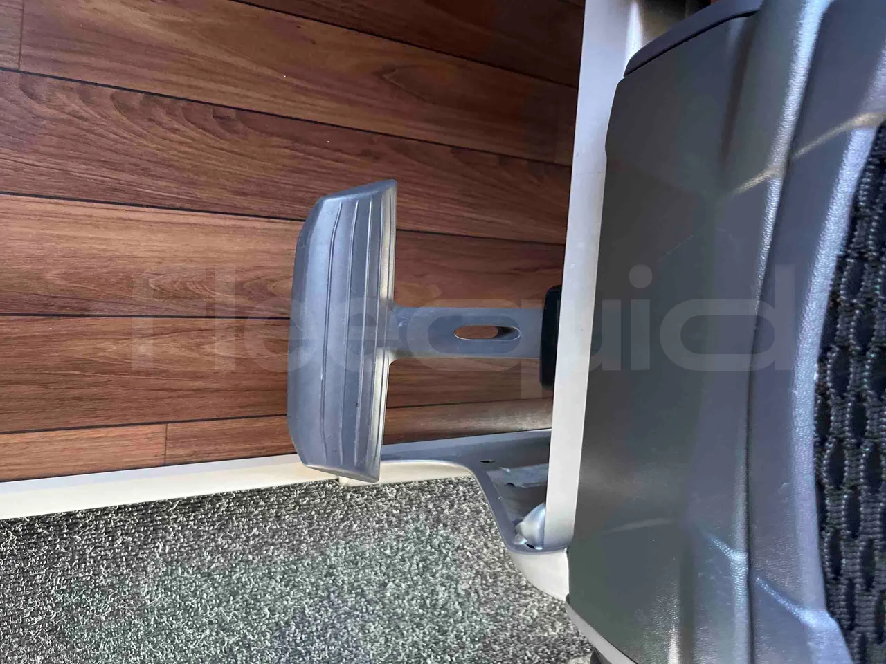 Mercedes-Benz Tourismo 632 01 - Euro6 - 315kW - 12.140mt - footrest detail photo