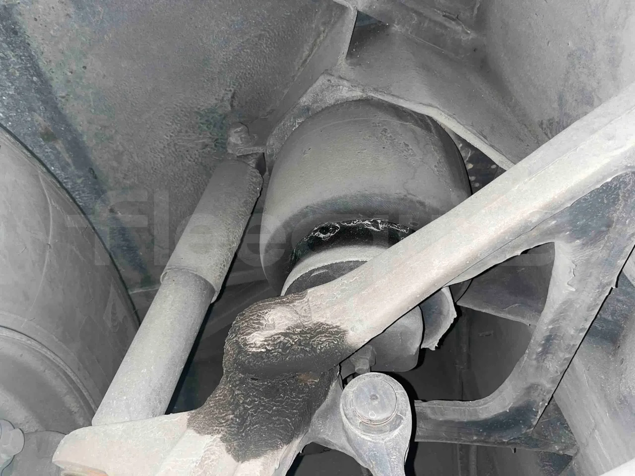 Mercedes-Benz Tourismo 632 01 - Euro6 - 315kW - 12.140mt - front air springs left