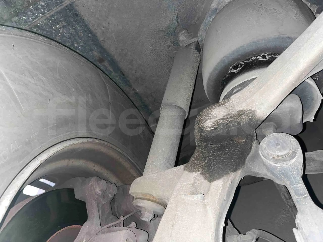 Mercedes-Benz Tourismo 632 01 - Euro6 - 315kW - 12.140mt - front shock absorbers left