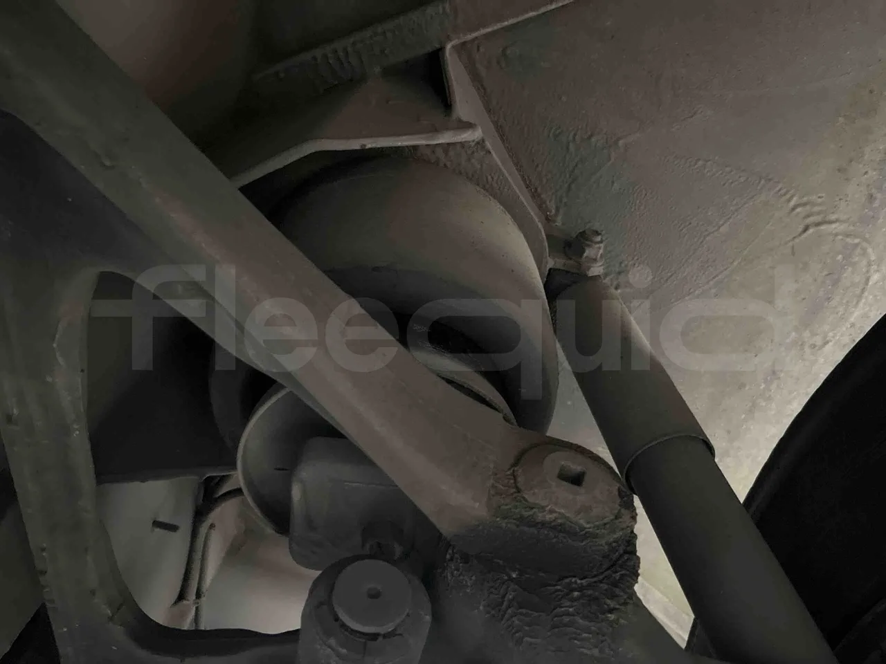 Mercedes-Benz Tourismo 632 01 - Euro6 - 315kW - 12.140mt - front shock absorbers right