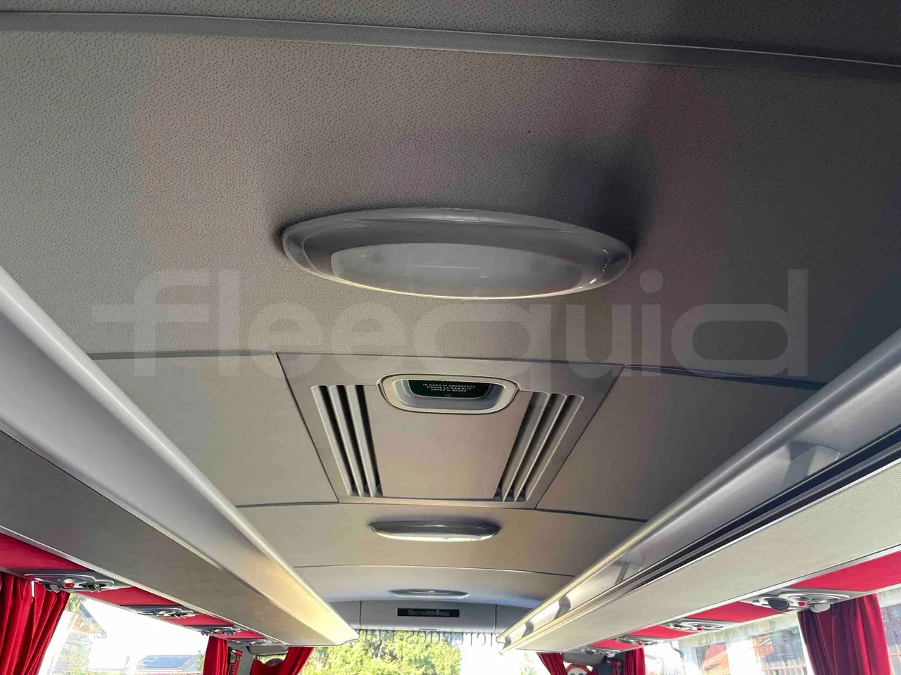 Mercedes-Benz Tourismo 632 01 - Euro6 - 315kW - 12.140mt - roof hatch 2