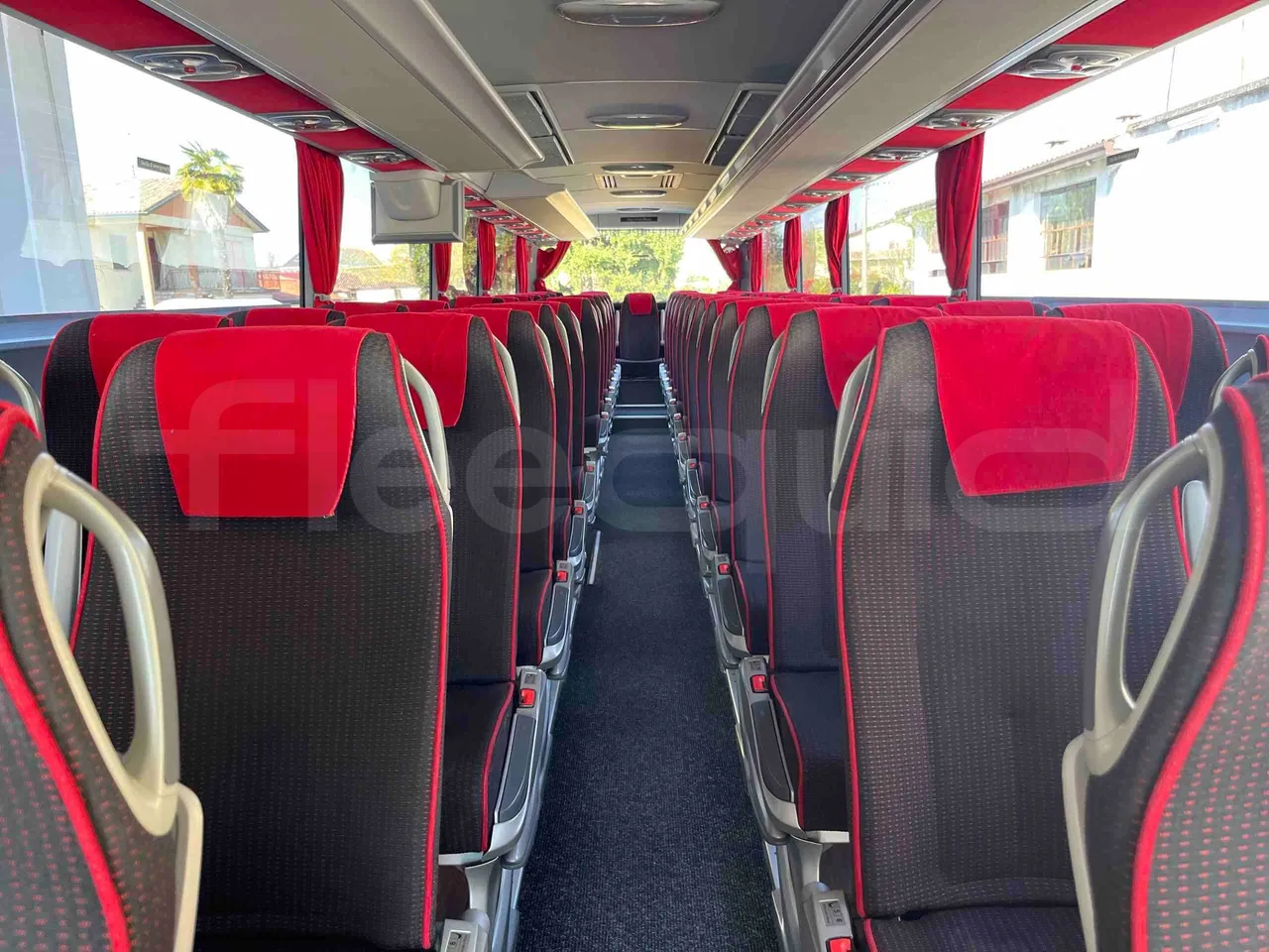 Mercedes-Benz Tourismo 632 01 - Euro6 - 315kW - 12.140mt - interior reverse seats driver height