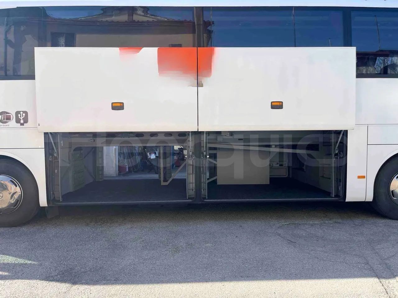 Mercedes-Benz Tourismo 632 01 - Euro6 - 315kW - 12.140mt - luggage rack photo