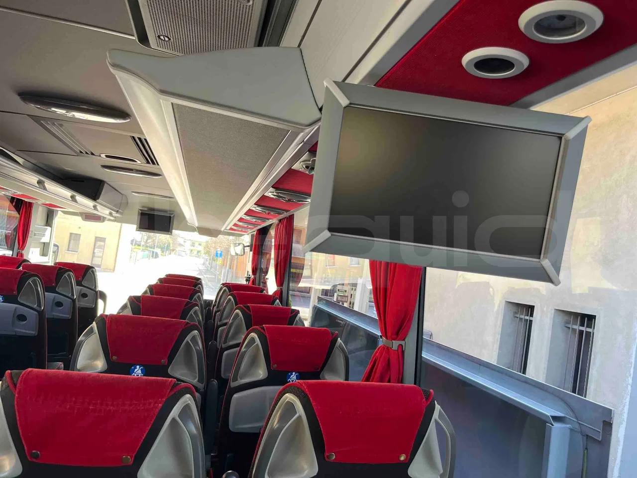 Mercedes-Benz Tourismo 632 01 - Euro6 - 315kW - 12.140mt - monitor detail photo