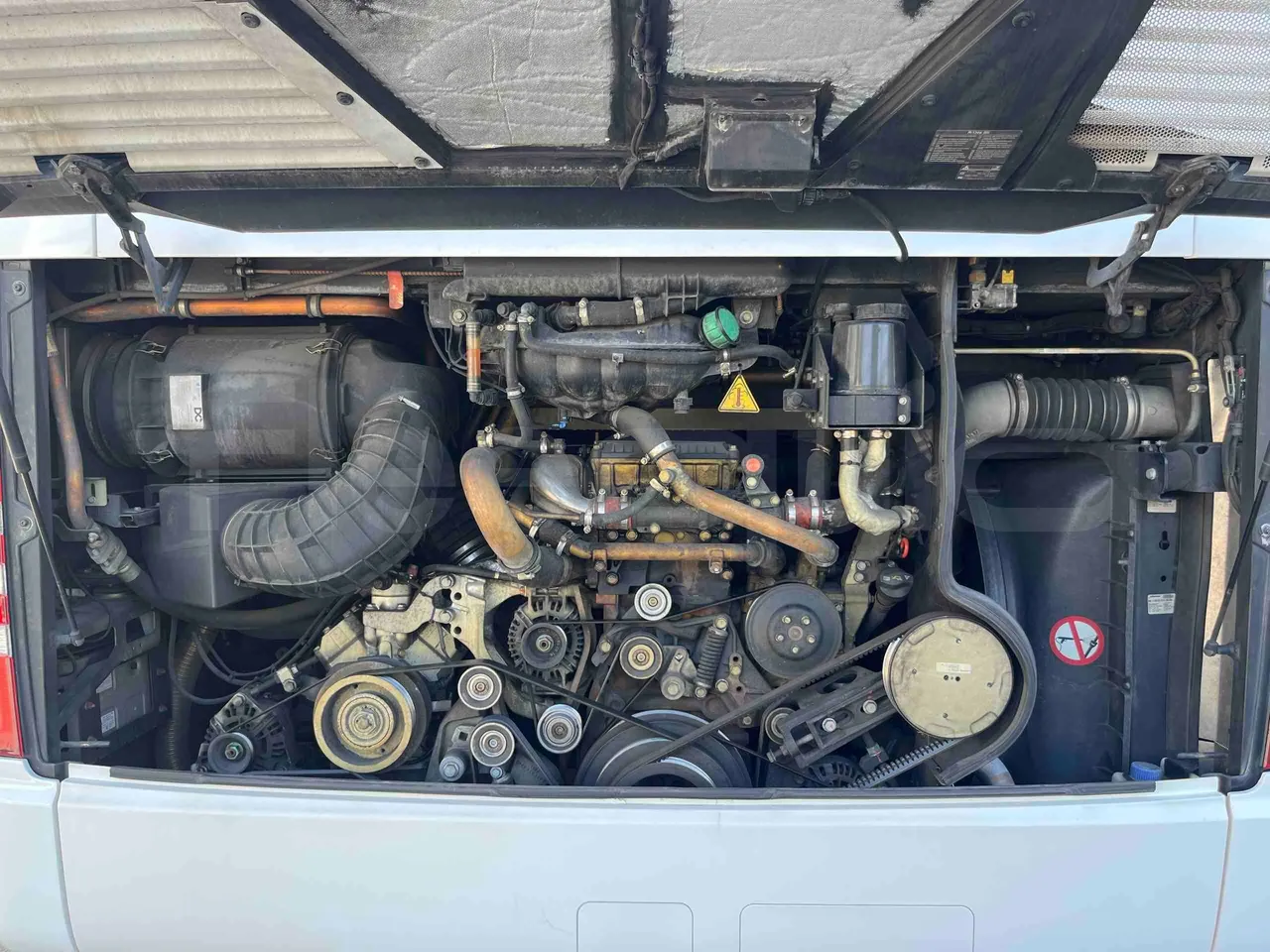 Mercedes-Benz Tourismo 632 01 - Euro6 - 315kW - 12.140mt - rear hatch open