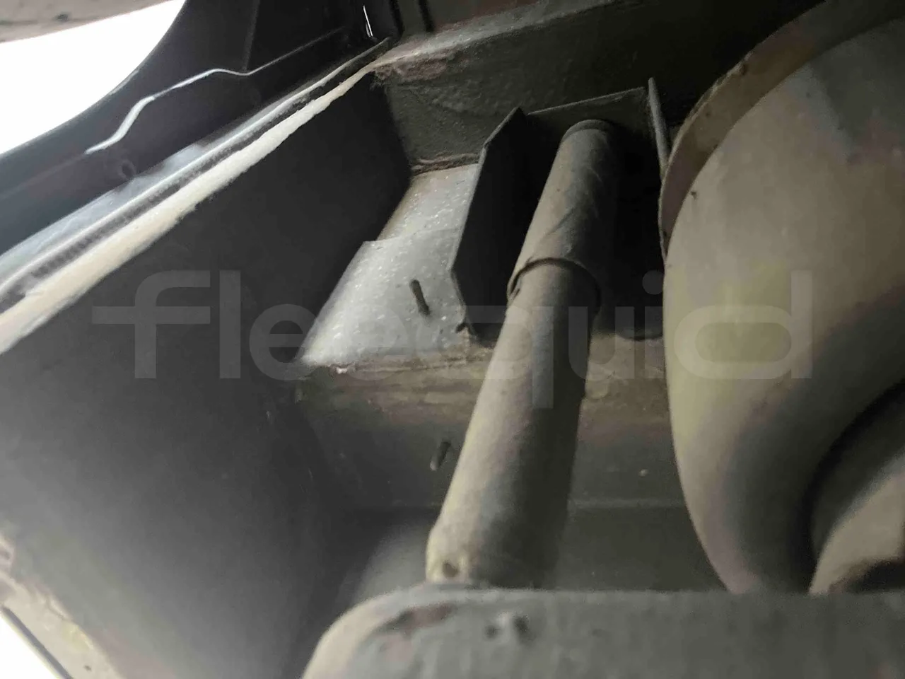 Mercedes-Benz Tourismo 632 01 - Euro6 - 315kW - 12.140mt - axle 2 shock absorbers 1 left