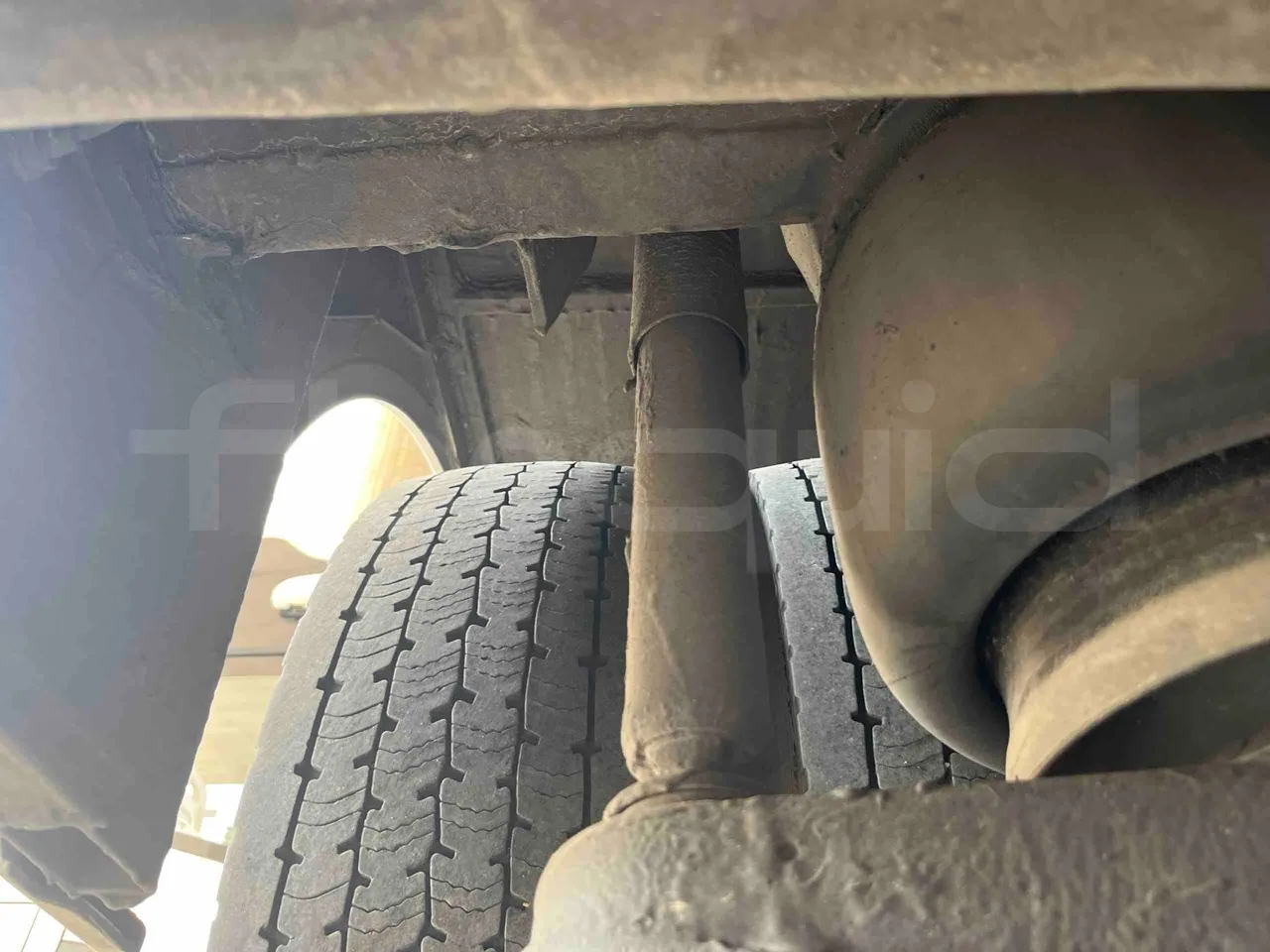 Mercedes-Benz Tourismo 632 01 - Euro6 - 315kW - 12.140mt - axle 2 shock absorbers 1 right