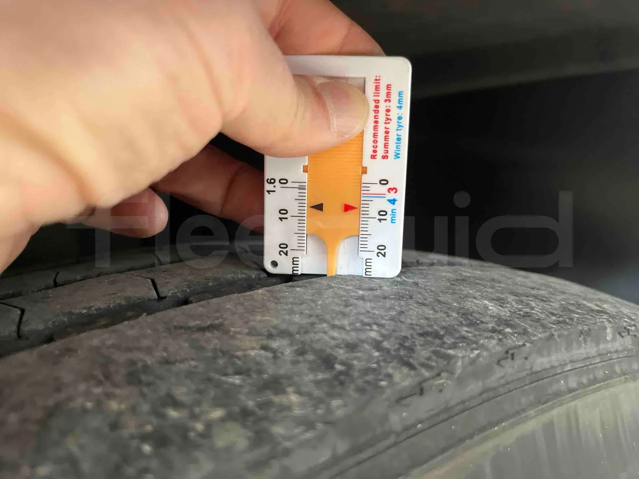 Mercedes-Benz Tourismo 632 01 - Euro6 - 315kW - 12.140mt - rear left tire photo