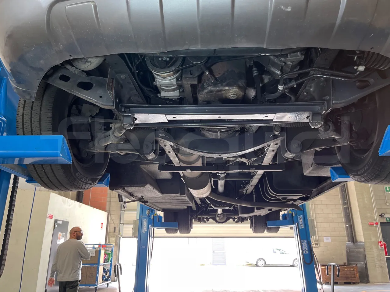 Iveco Daily 65C/E4 - EUR5 - 125kW - 7.714m Wing - front undercarriage from front