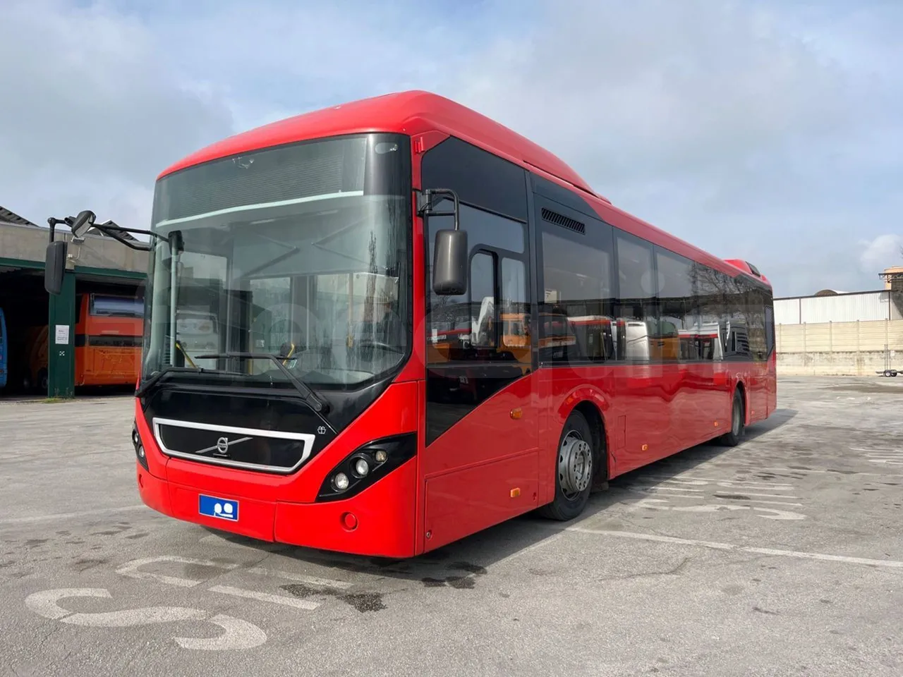 Volvo B4SH 7900 - Euro5 - 161kW - 12.084mt - 3/4 front left