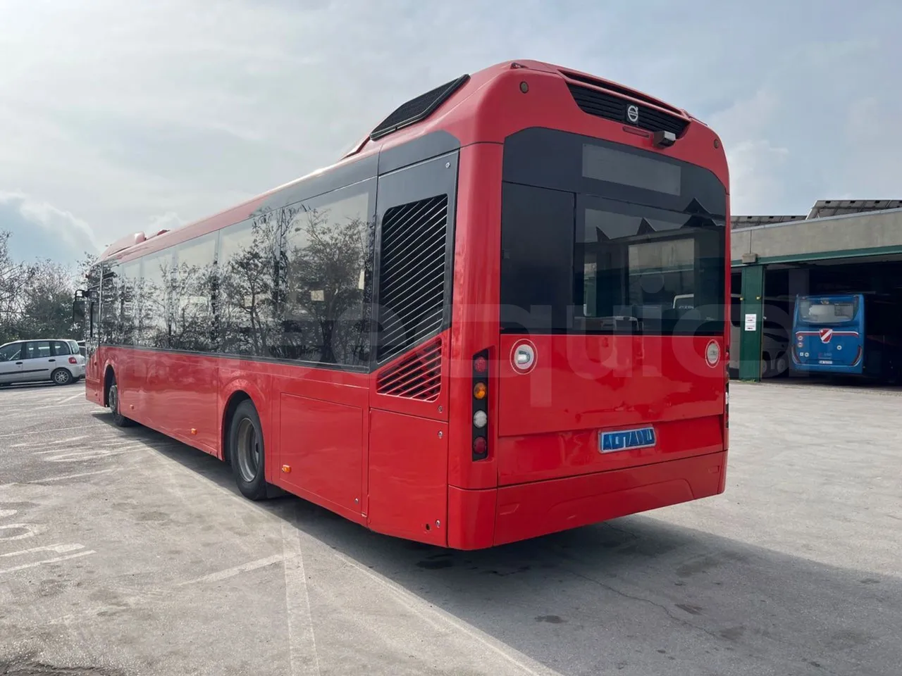 Volvo B4SH 7900 - Euro5 - 161kW - 12.084mt - 3/4 left rear side