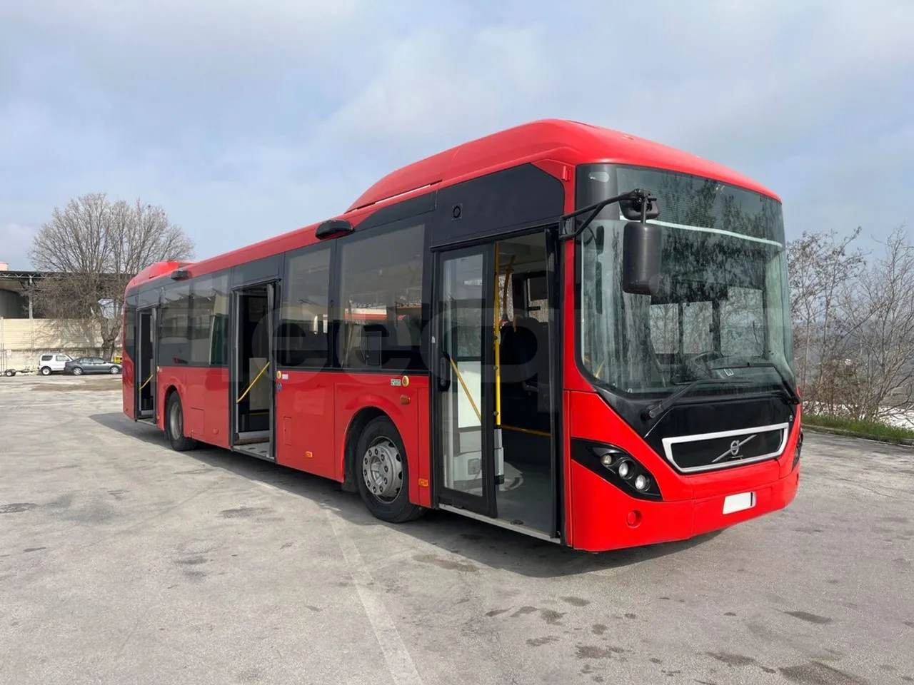 Volvo B4SH 7900 - Euro5 - 161kW - 12.084mt - 3/4 right front doors open