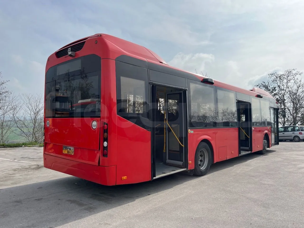 Volvo B4SH 7900 - Euro5 - 161kW - 12.084mt - 3/4 right rear doors open