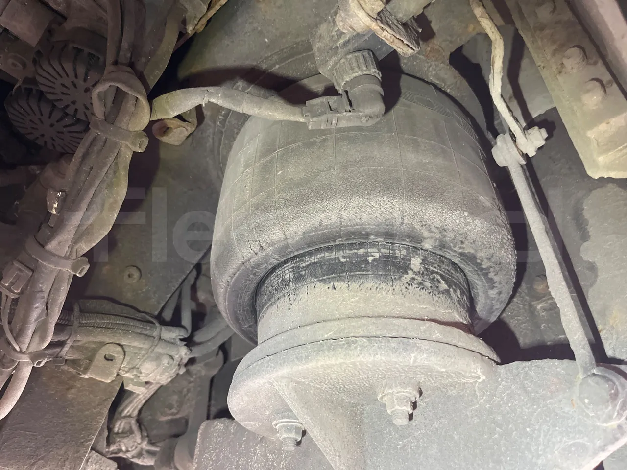 Volvo B4SH 7900 - Euro5 - 161kW - 12.084mt - axel 2 air springs 1 left