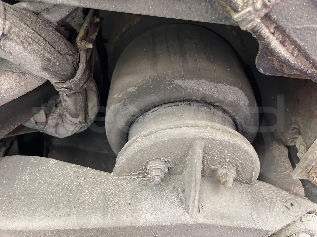 Volvo B4SH 7900 - Euro5 - 161kW - 12.084mt - axel 2 air springs 2 right