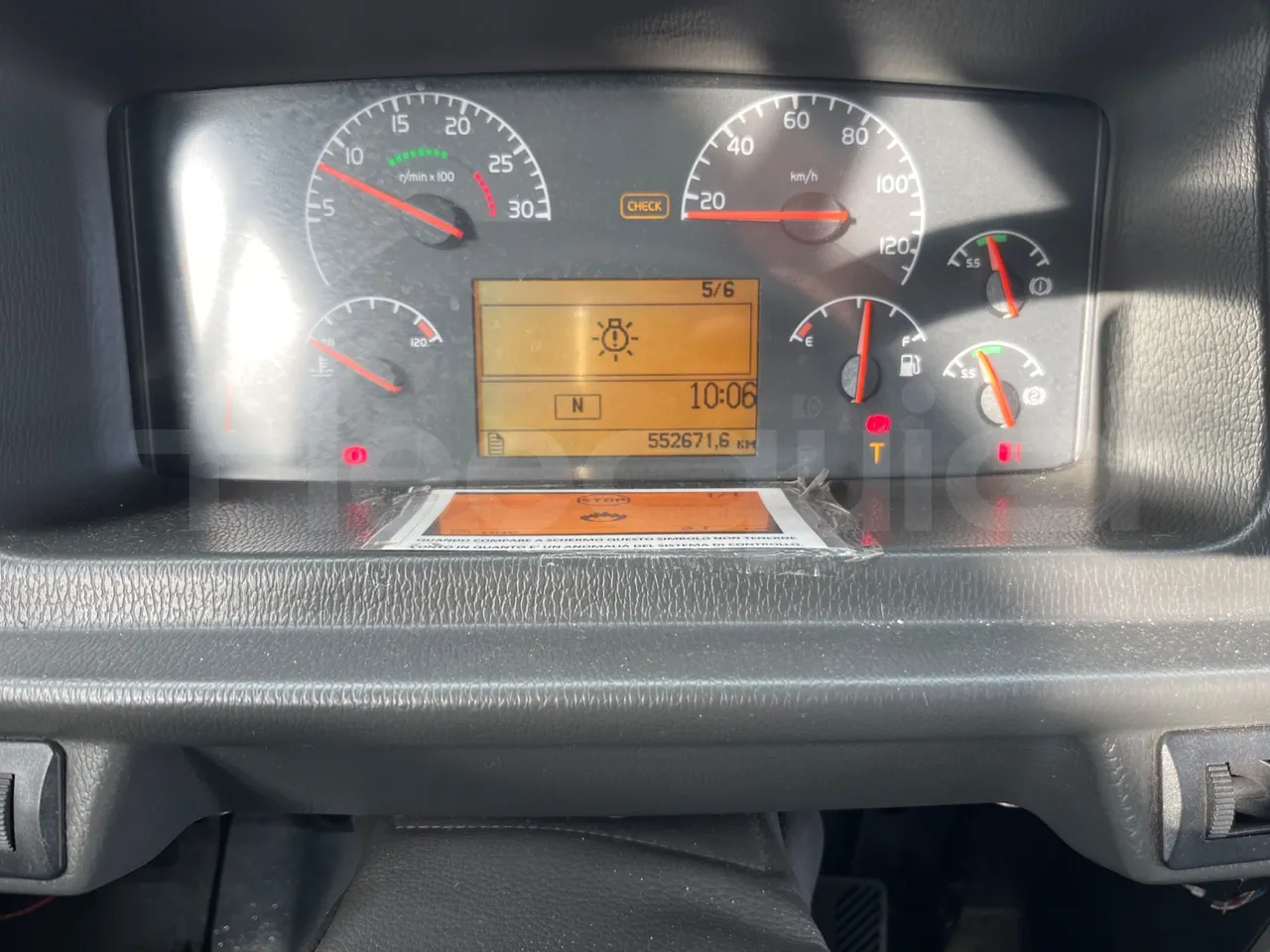 Volvo B4SH 7900 - Euro5 - 161kW - 12.084mt - dashboard lights on