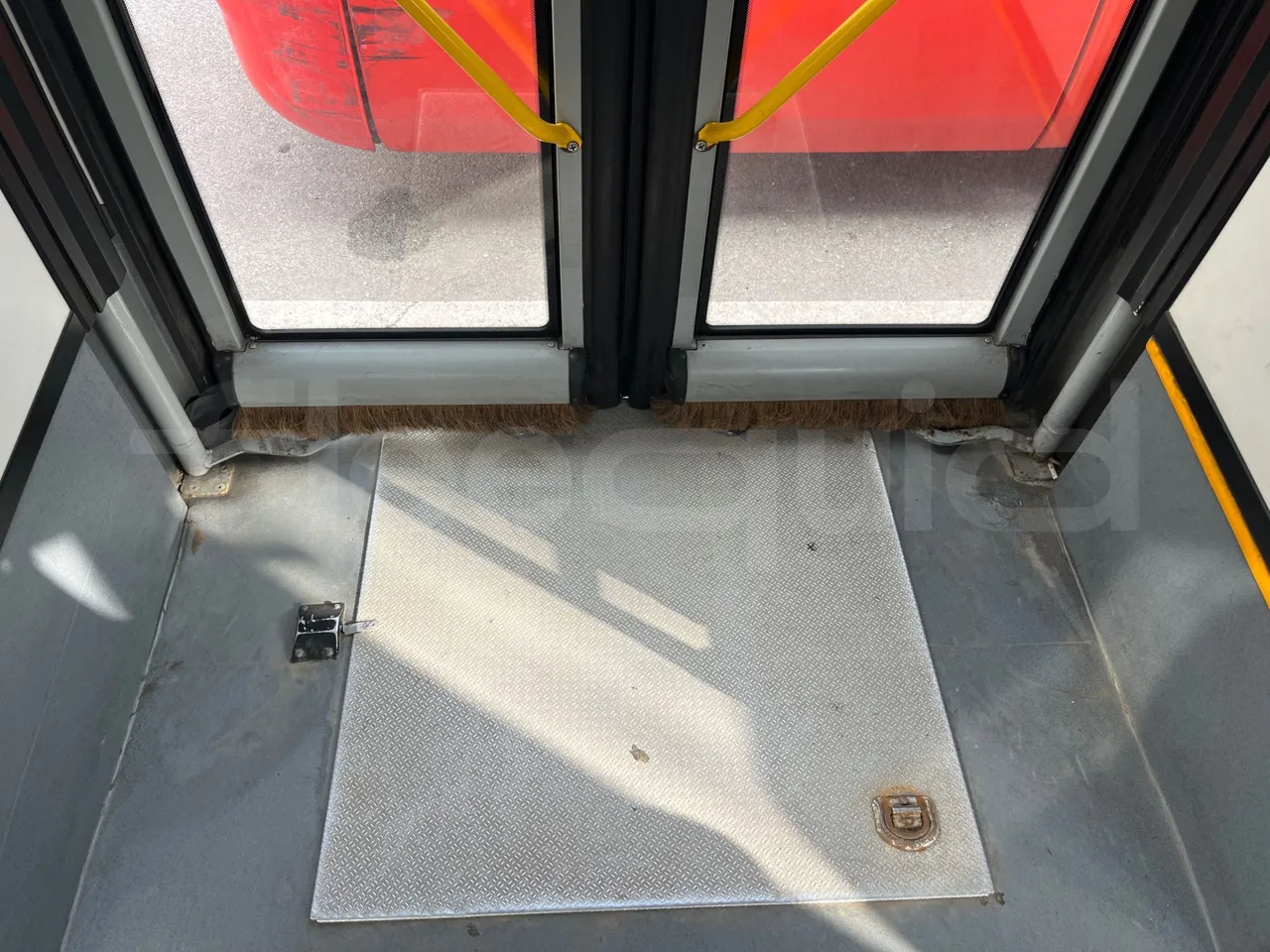 Volvo B4SH 7900 - Euro5 - 161kW - 12.084mt - door mechanism photo