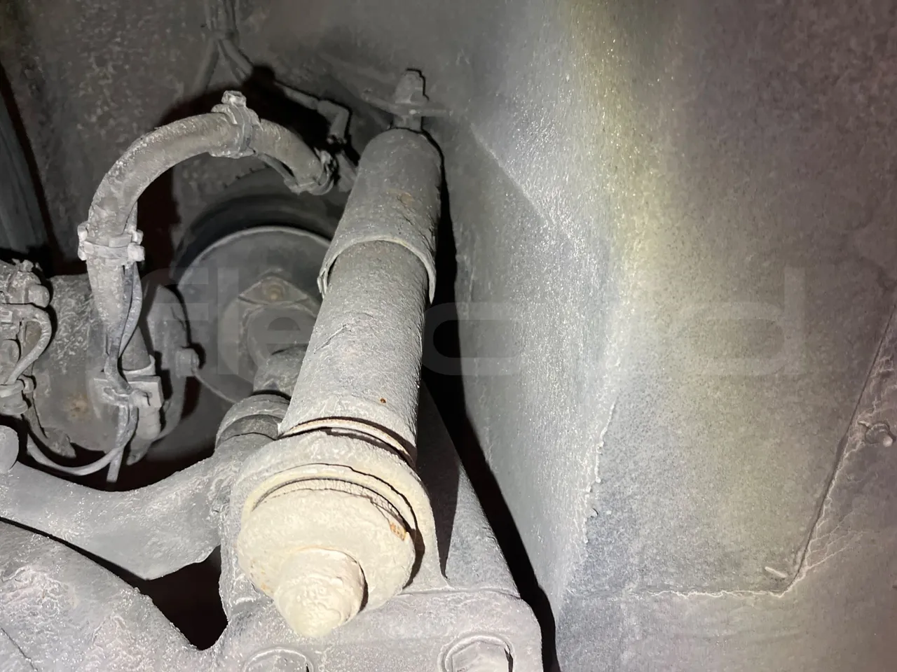 Volvo B4SH 7900 - Euro5 - 161kW - 12.084mt - front shock absorbers left